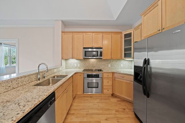 59 Walpole St 307, Canton, MA 02021