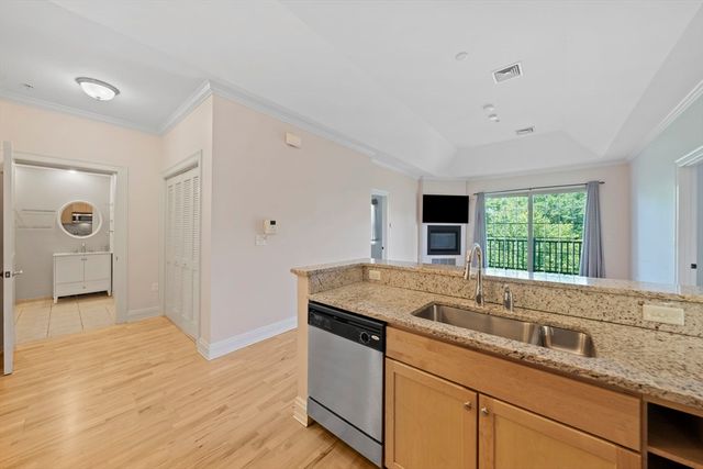 59 Walpole St 307, Canton, MA 02021