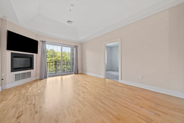 59 Walpole St 307, Canton, MA 02021