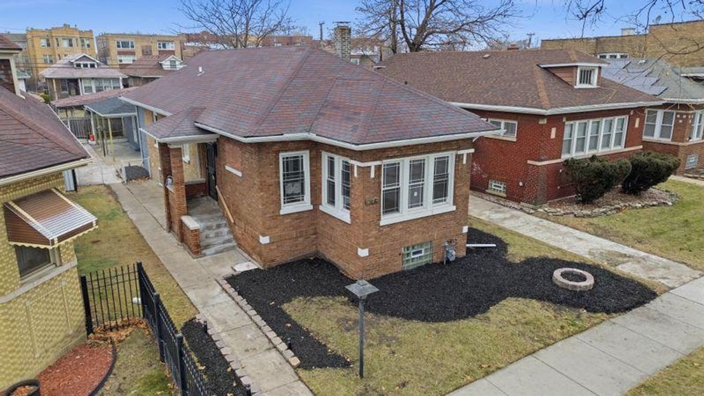 7724 S Chappel Avenue, Chicago, IL 60649
