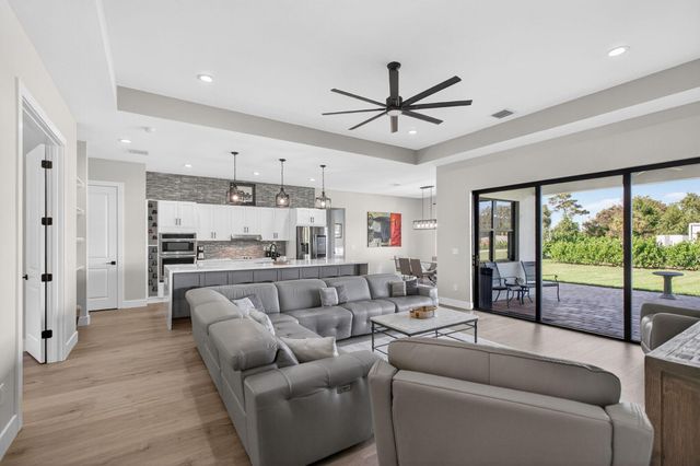 8249 SE Dharlys Street, Hobe Sound, FL 33455