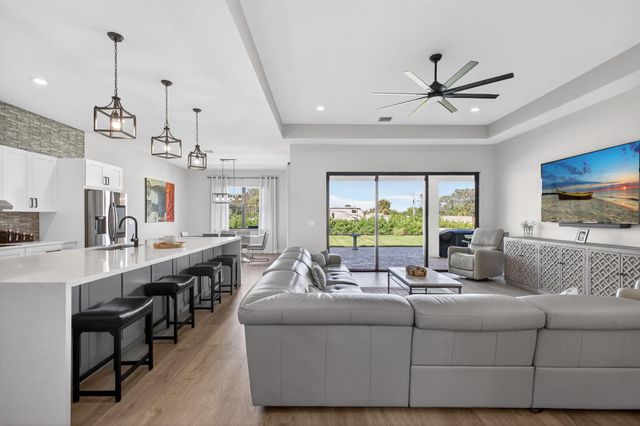 8249 SE Dharlys Street, Hobe Sound, FL 33455