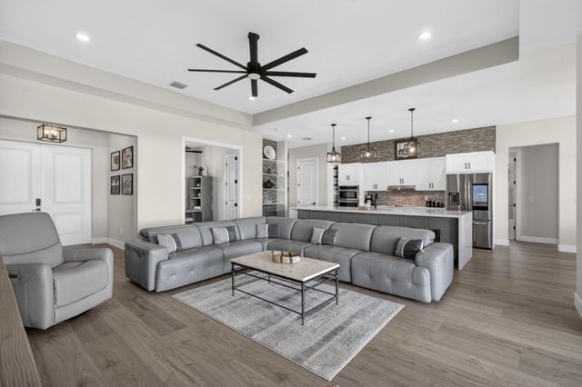 8249 SE Dharlys Street, Hobe Sound, FL 33455