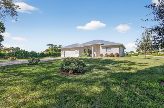 8249 SE Dharlys Street, Hobe Sound, FL 33455