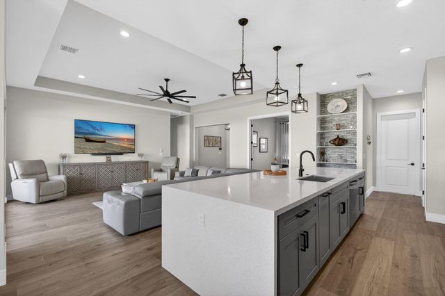 8249 SE Dharlys Street, Hobe Sound, FL 33455