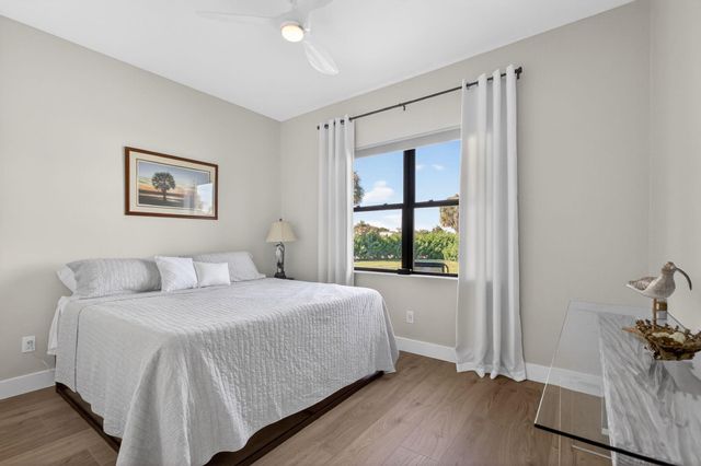 8249 SE Dharlys Street, Hobe Sound, FL 33455