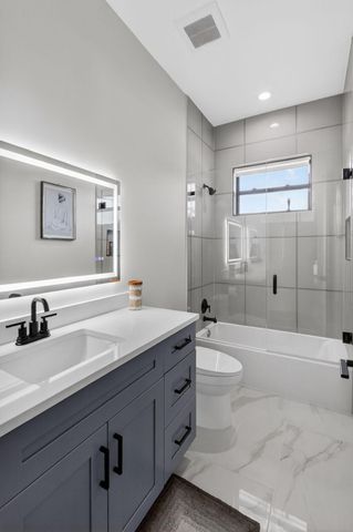 8249 SE Dharlys Street, Hobe Sound, FL 33455