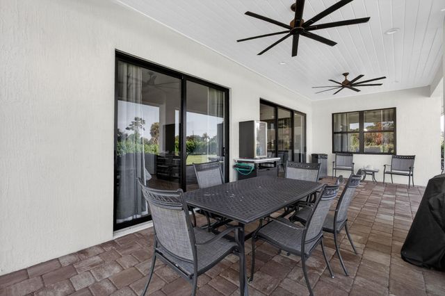 8249 SE Dharlys Street, Hobe Sound, FL 33455