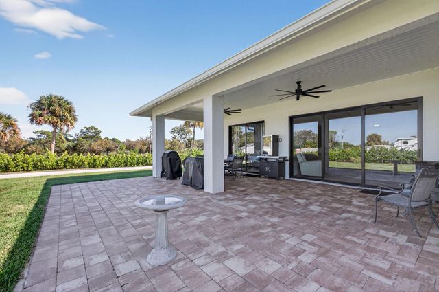 8249 SE Dharlys Street, Hobe Sound, FL 33455