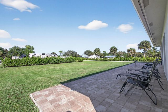 8249 SE Dharlys Street, Hobe Sound, FL 33455