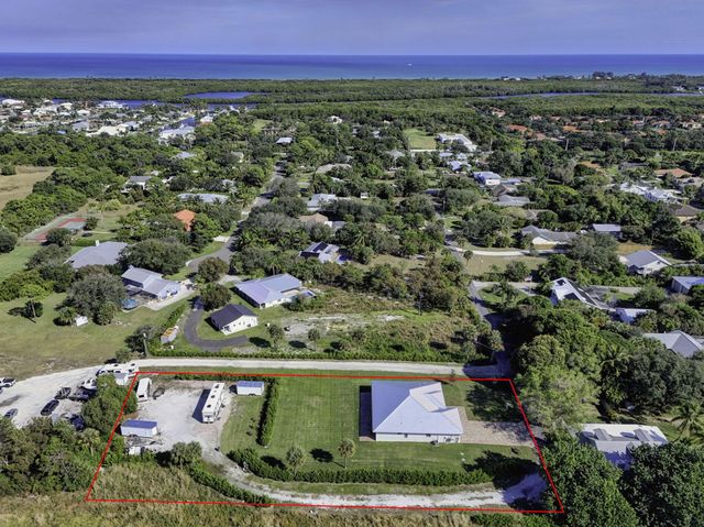 8249 SE Dharlys Street, Hobe Sound, FL 33455