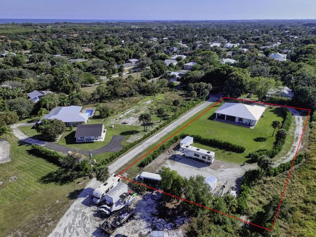 8249 SE Dharlys Street, Hobe Sound, FL 33455