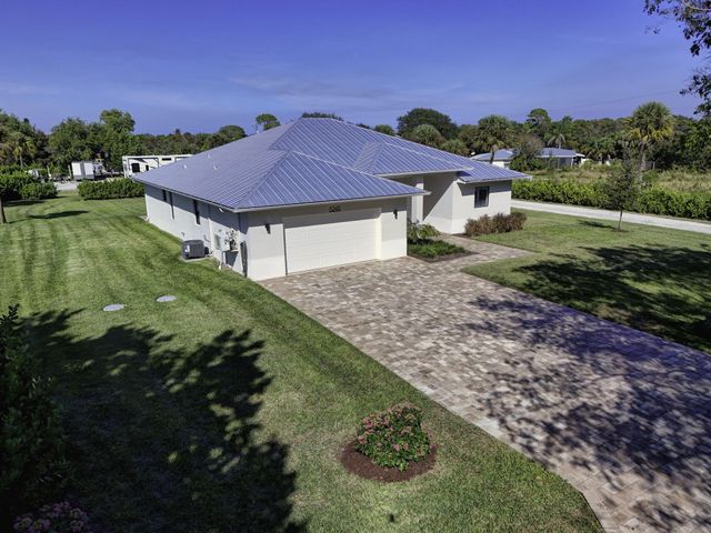8249 SE Dharlys Street, Hobe Sound, FL 33455