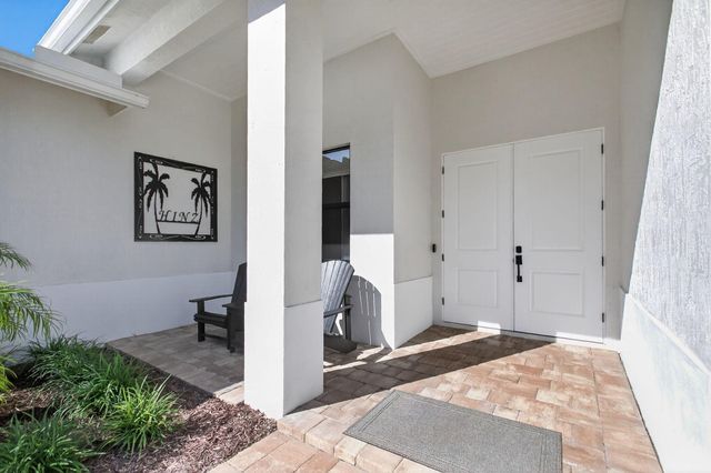 8249 SE Dharlys Street, Hobe Sound, FL 33455