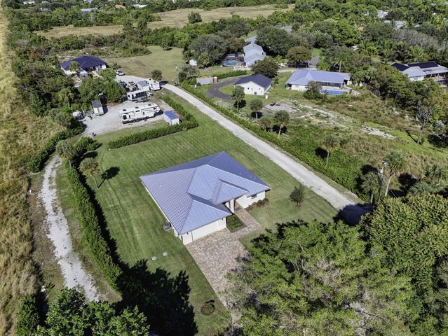 8249 SE Dharlys Street, Hobe Sound, FL 33455