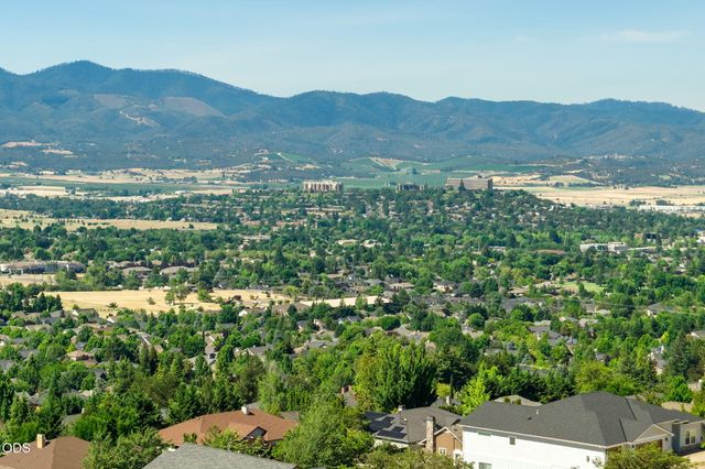 3655 Aerial Heights Drive, Medford, OR 97504