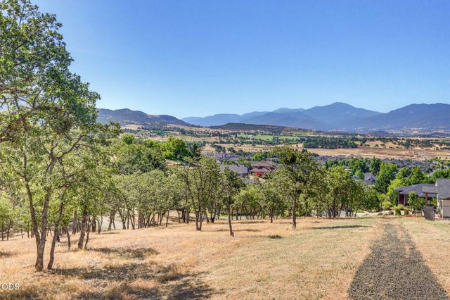 3655 Aerial Heights Drive, Medford, OR 97504