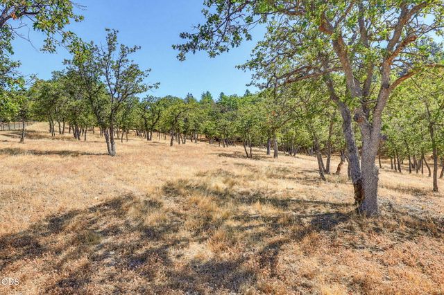 3655 Aerial Heights Drive, Medford, OR 97504