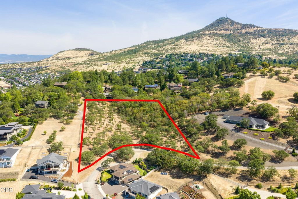 3655 Aerial Heights Drive, Medford, OR 97504