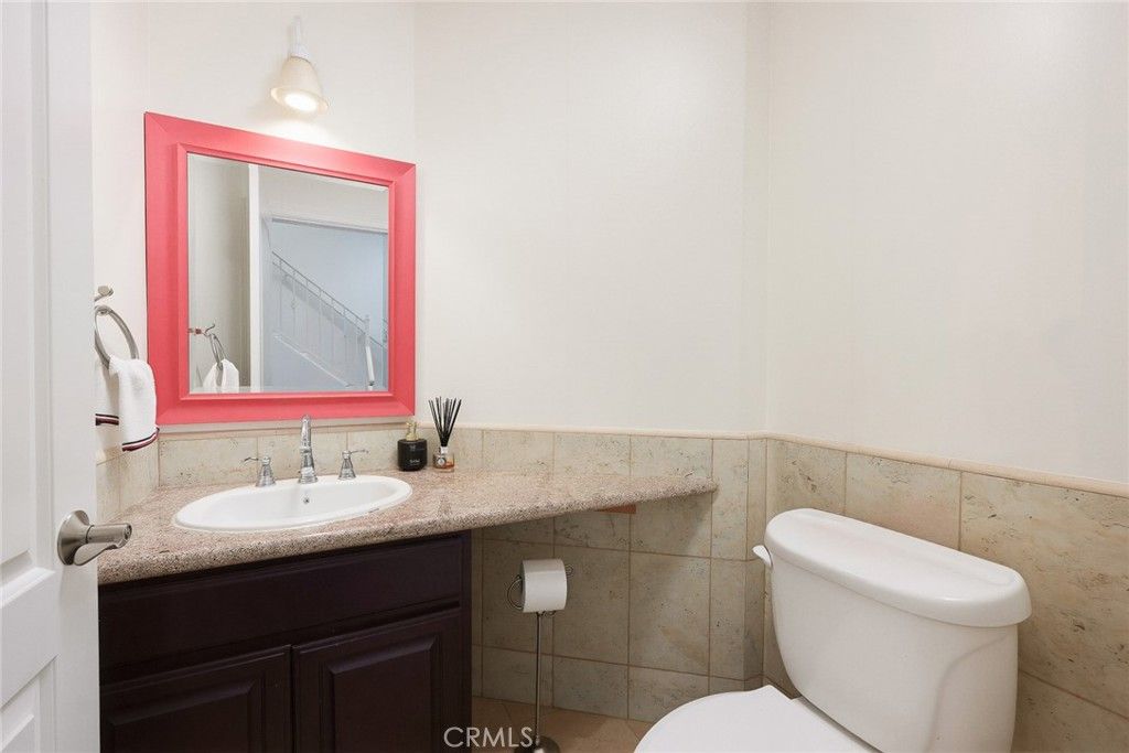 Image 18 of property listing at 2743 Montrose Avenue 110, Montrose, CA 91020