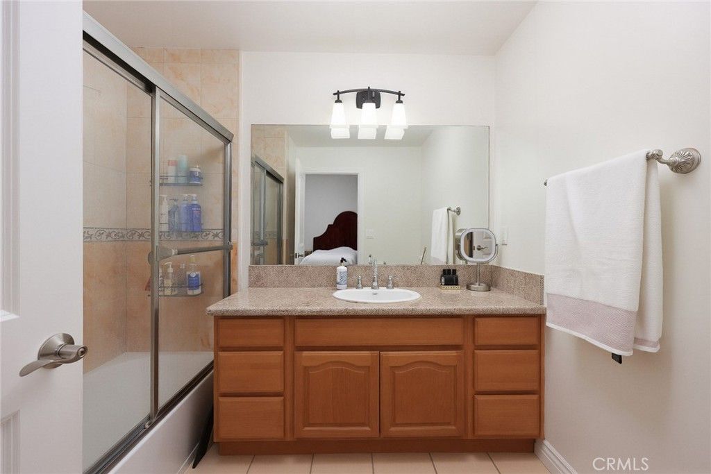 Image 22 of property listing at 2743 Montrose Avenue 110, Montrose, CA 91020