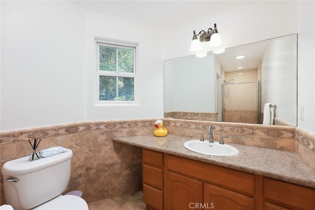Image 23 of property listing at 2743 Montrose Avenue 110, Montrose, CA 91020