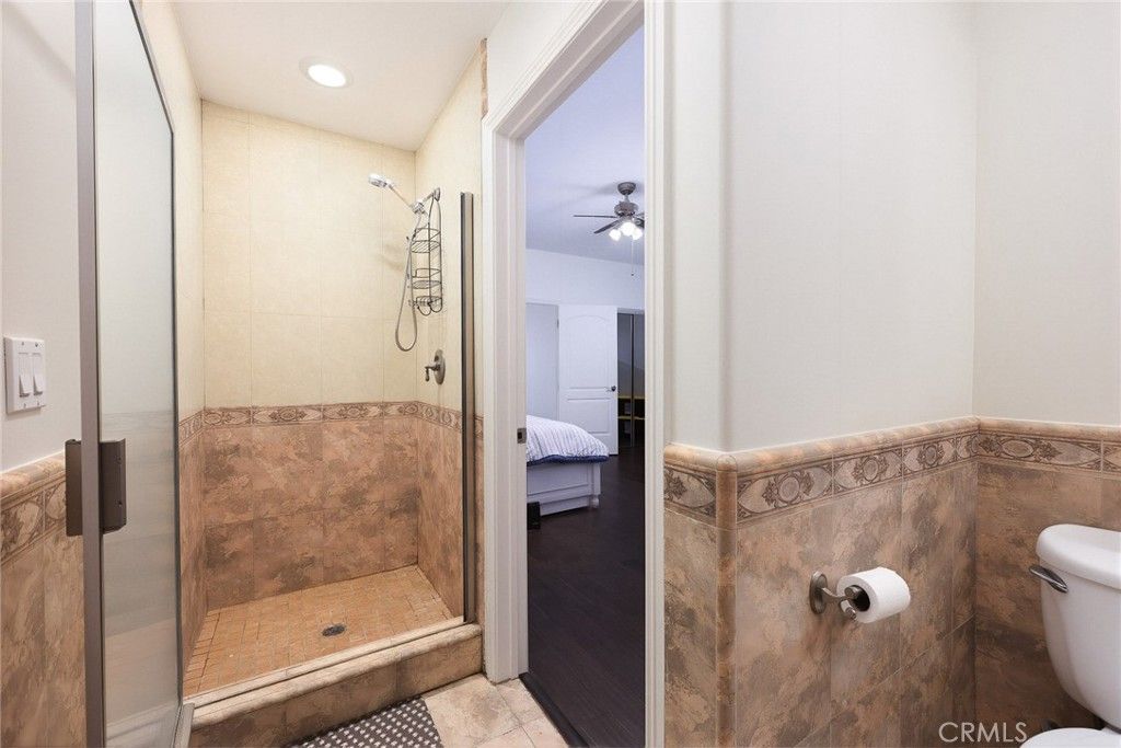 Image 24 of property listing at 2743 Montrose Avenue 110, Montrose, CA 91020