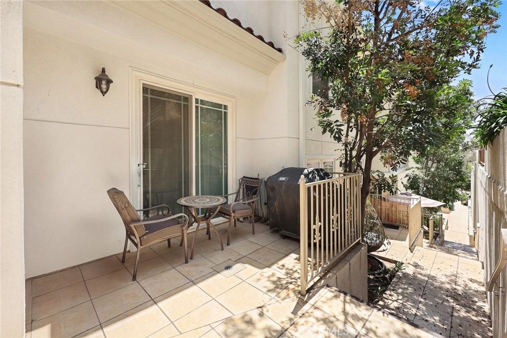 Image 27 of property listing at 2743 Montrose Avenue 110, Montrose, CA 91020
