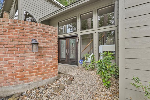 2034 Hidden Creek Drive, Kingwood, TX 77339