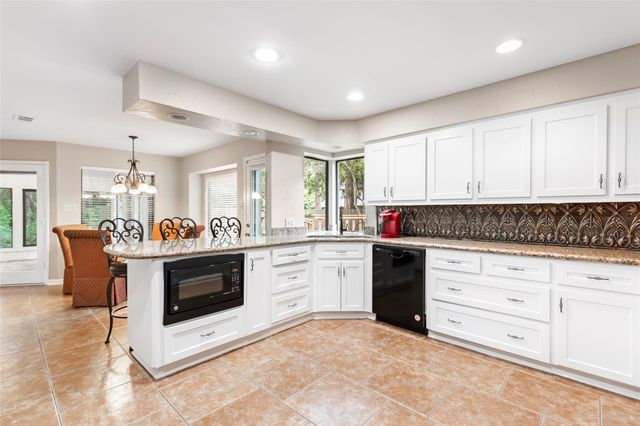 2034 Hidden Creek Drive, Kingwood, TX 77339