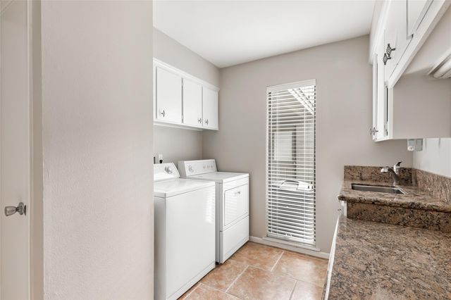 2034 Hidden Creek Drive, Kingwood, TX 77339