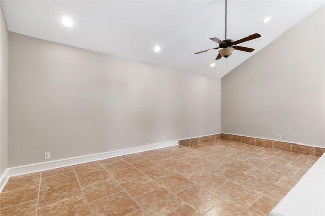 2034 Hidden Creek Drive, Kingwood, TX 77339