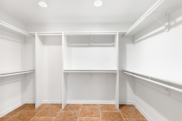 2034 Hidden Creek Drive, Kingwood, TX 77339