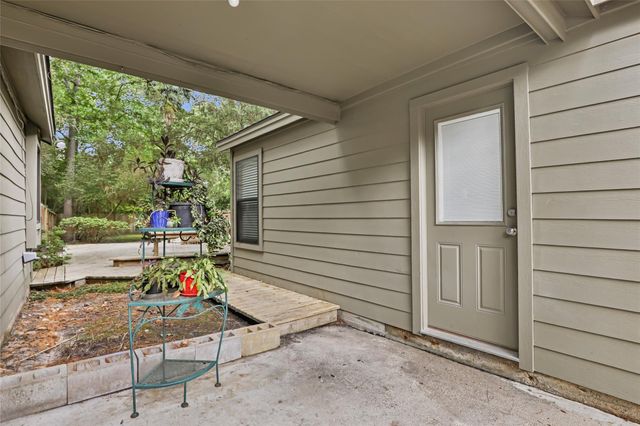 2034 Hidden Creek Drive, Kingwood, TX 77339