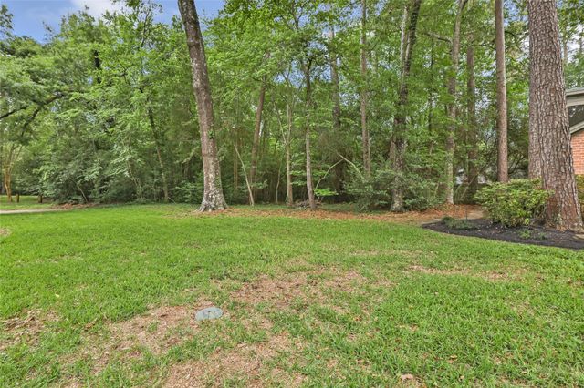 2034 Hidden Creek Drive, Kingwood, TX 77339