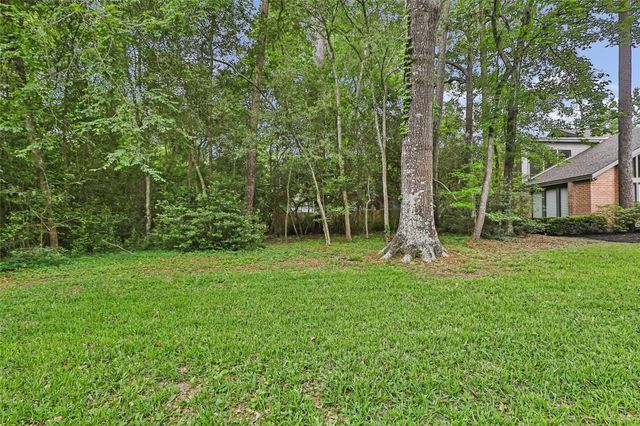 2034 Hidden Creek Drive, Kingwood, TX 77339