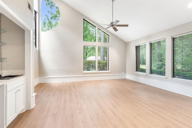 2034 Hidden Creek Drive, Kingwood, TX 77339