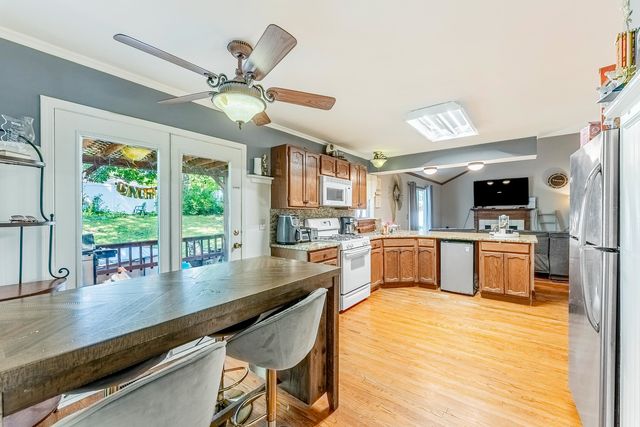 29 N Walnut Court, Streamwood, IL 60107