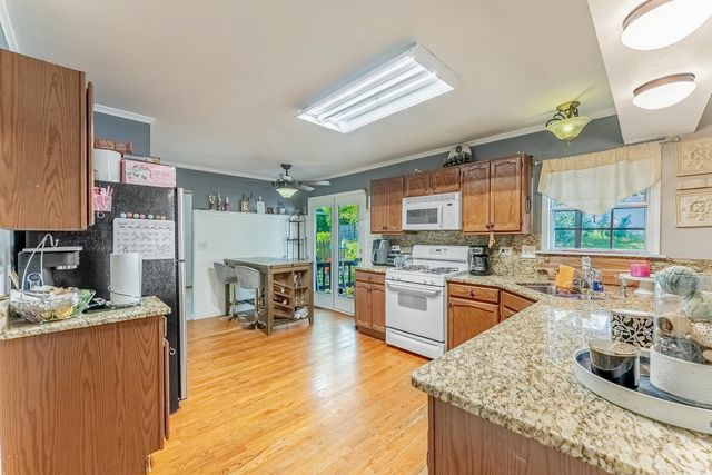 29 N Walnut Court, Streamwood, IL 60107