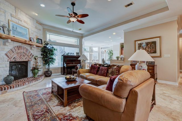 40 W Oaks Court, Montgomery, TX 77356
