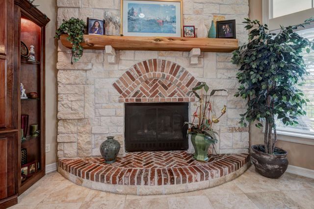 40 W Oaks Court, Montgomery, TX 77356