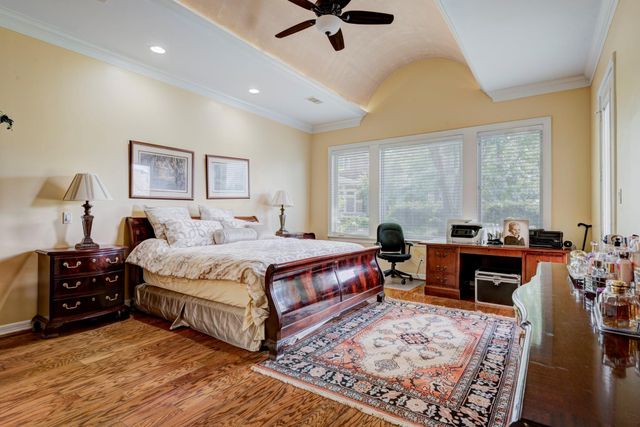 40 W Oaks Court, Montgomery, TX 77356