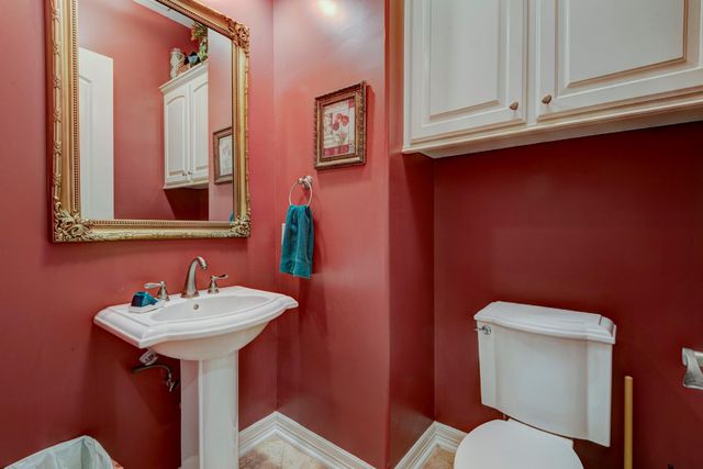 40 W Oaks Court, Montgomery, TX 77356