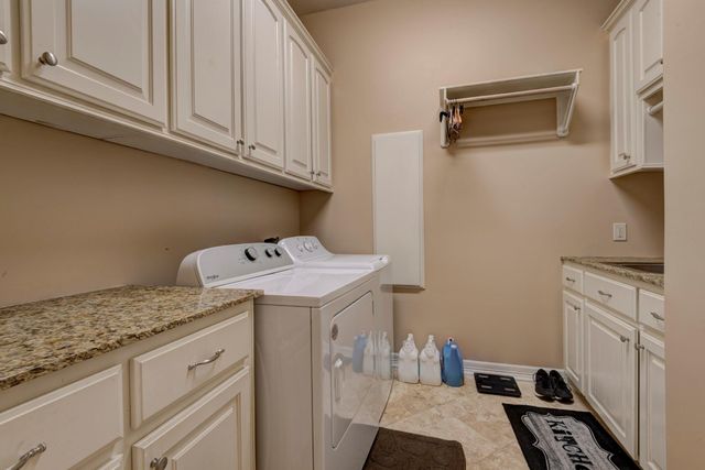 40 W Oaks Court, Montgomery, TX 77356