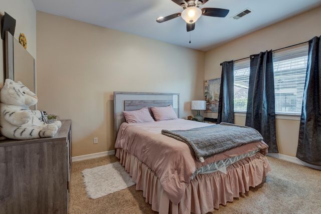 40 W Oaks Court, Montgomery, TX 77356