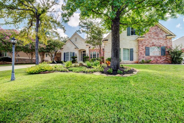 40 W Oaks Court, Montgomery, TX 77356
