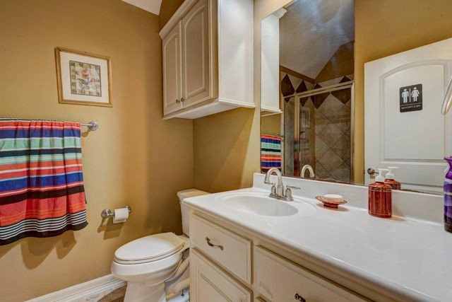 40 W Oaks Court, Montgomery, TX 77356