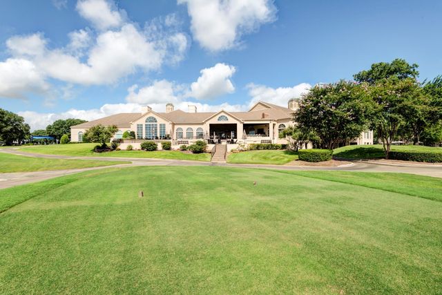 40 W Oaks Court, Montgomery, TX 77356