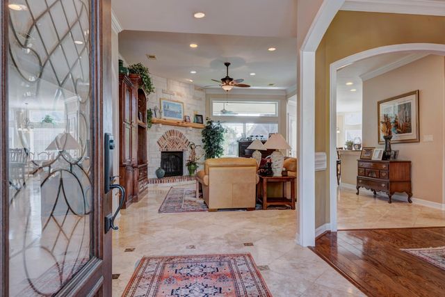 40 W Oaks Court, Montgomery, TX 77356