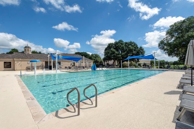 40 W Oaks Court, Montgomery, TX 77356